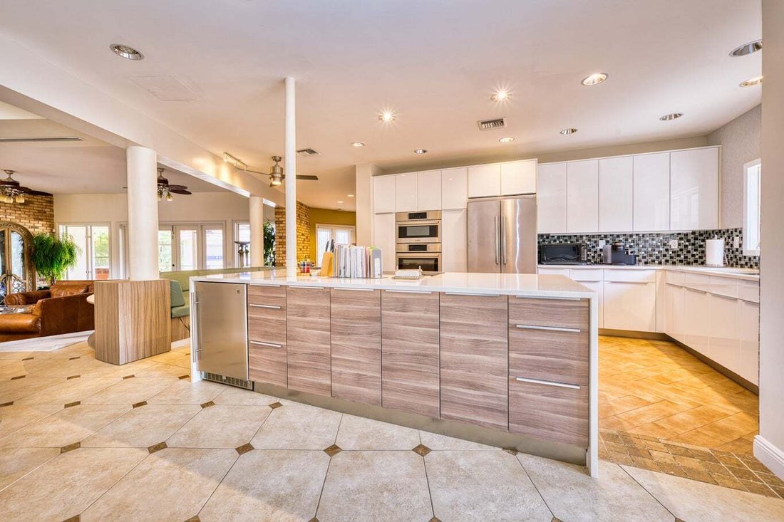 House in West Bay, West Bay, Cayman Islands 3 - 16100786