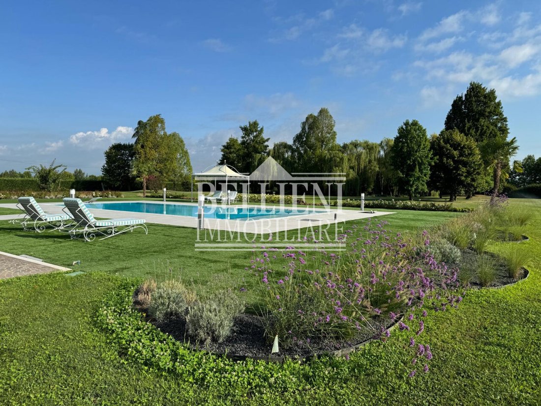 Villa in Torri di Quartesolo, Veneto, Italy 1 - 13787168