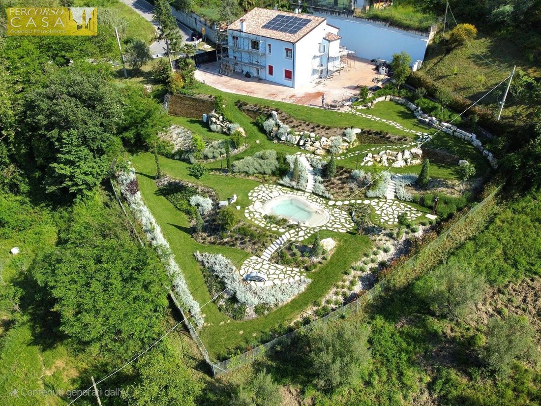 Villa in South - West Periphery, Teramo, Abruzzo 2 - 16101466