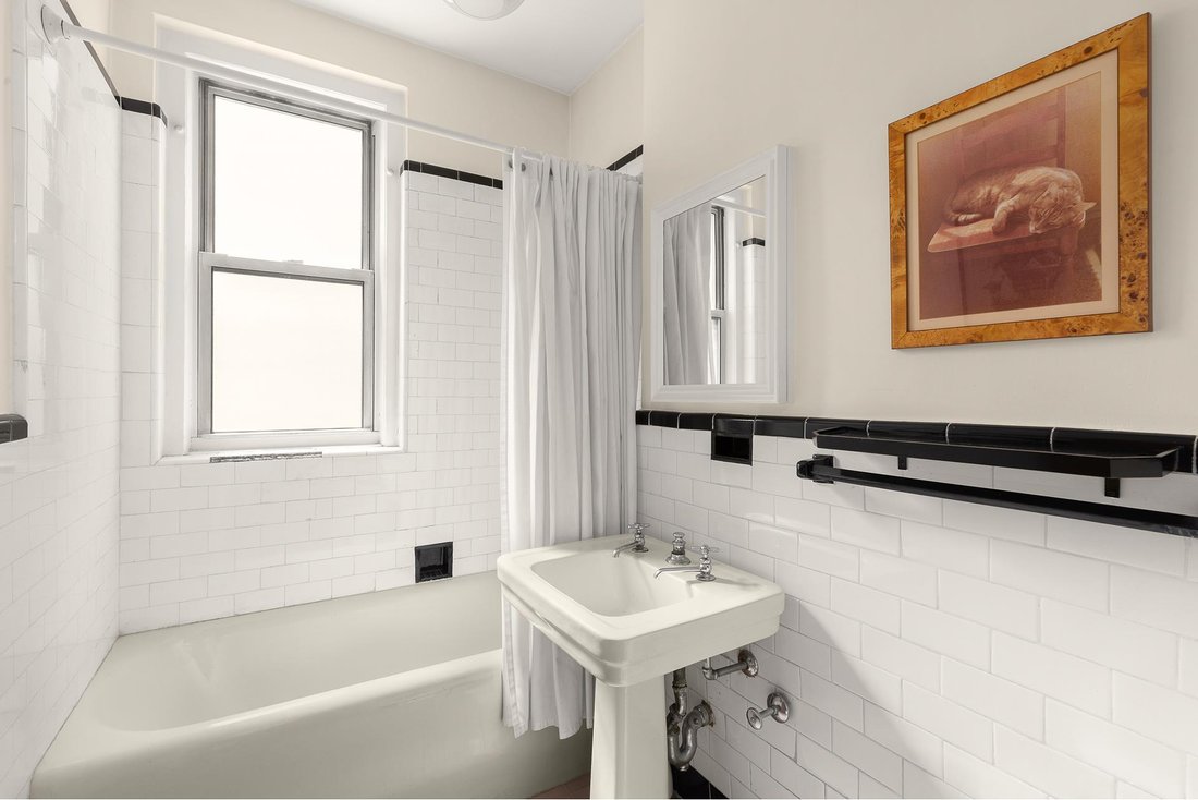 Co Op in New York, New York, United States 5 - 15784707