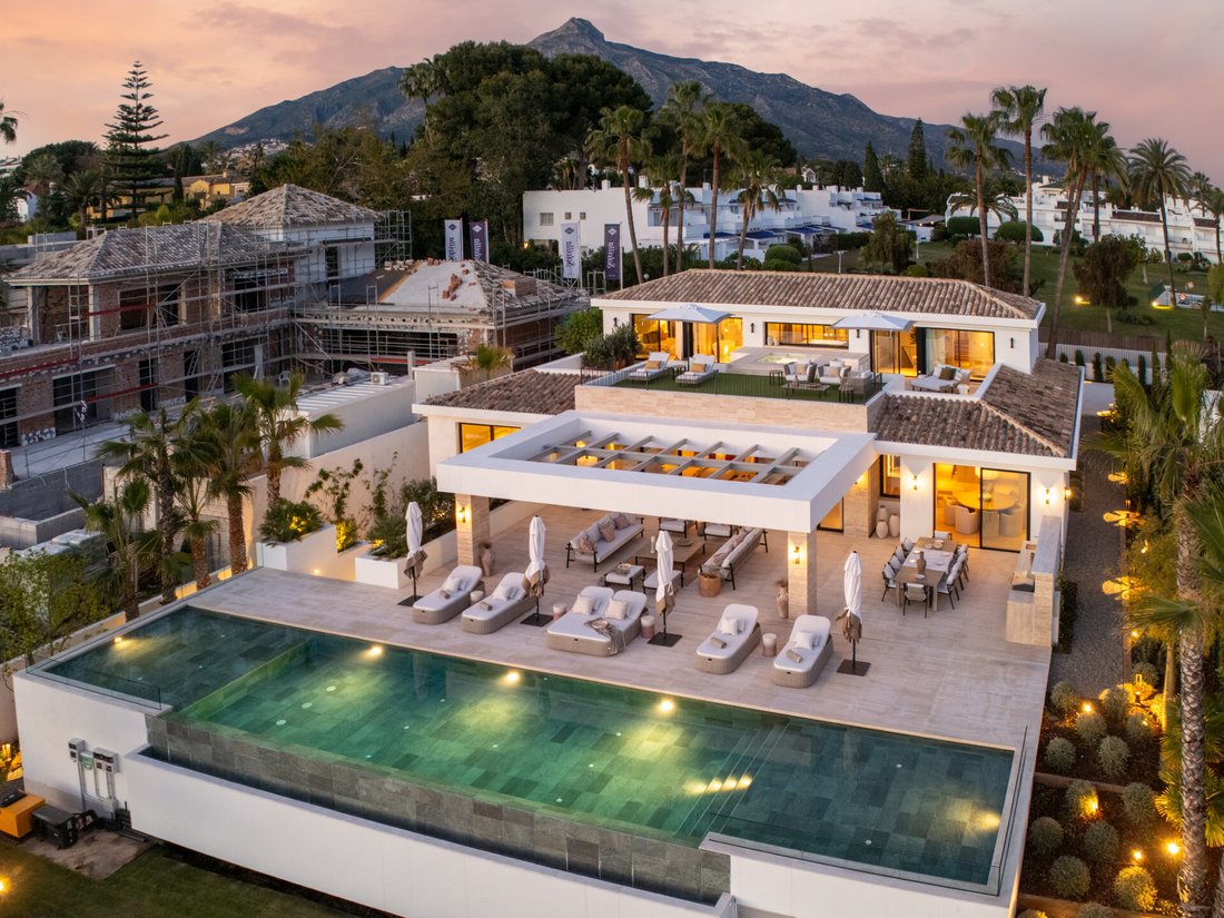 Villa in Marbella, Andalusia, Spain 1 - 16102247