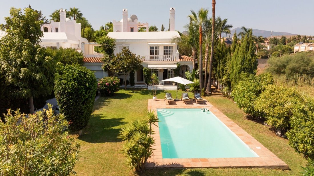 Villa in Estepona, Andalusia, Spain 4 - 16102405