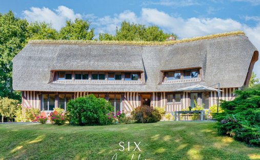 House in Pont-l'Évêque, Normandy, France 1
