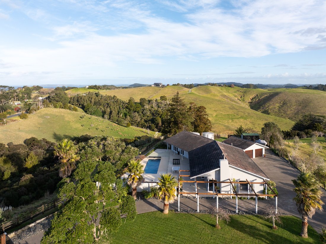 Puhoi, Auckland, New Zealand 2 - 16103502