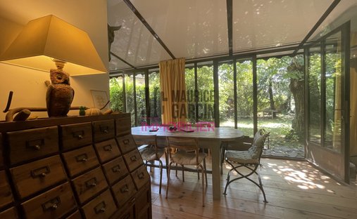 Castle for Sale in Le Thor, Provence-Alpes-Côte d'Azur, France