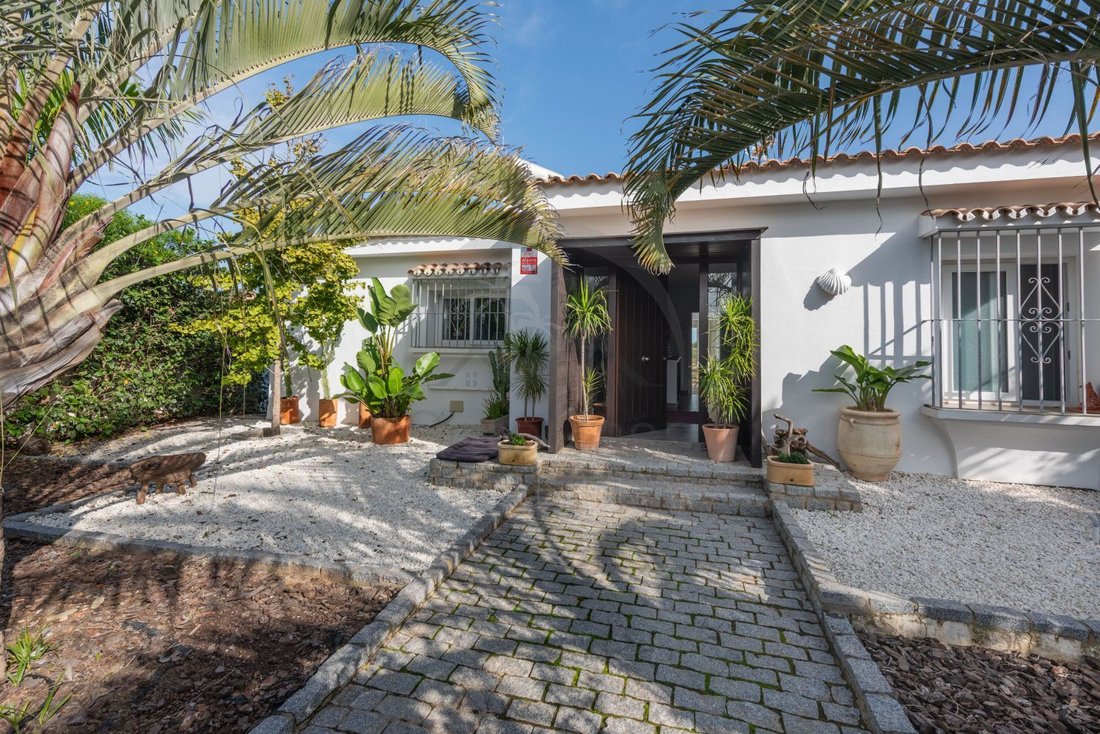 Chalet in Sotogrande, San Roque, Andalusia 1 - 16103564