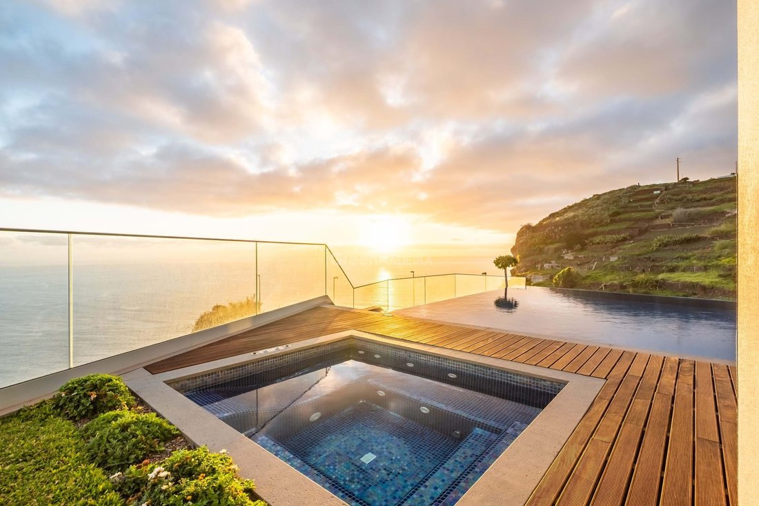 Villa in Quinta Grande, Madeira, Portugal 1 - 15362108