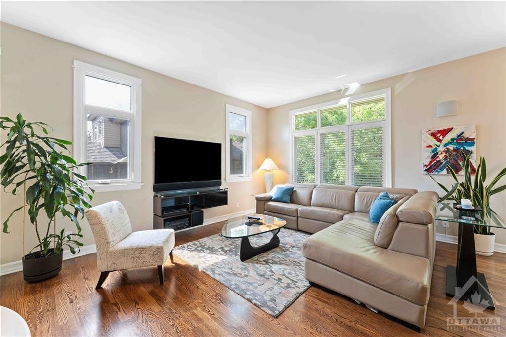 House in Ottawa, Ontario, Canada 5 - 16103811