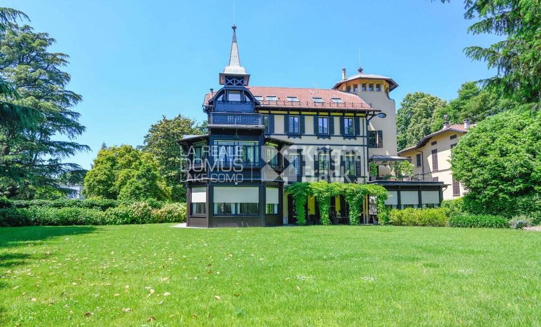 Apartment in Sagnino-Tavernola-Monte Olimpino, Como, Lombardy 1 - 16103838