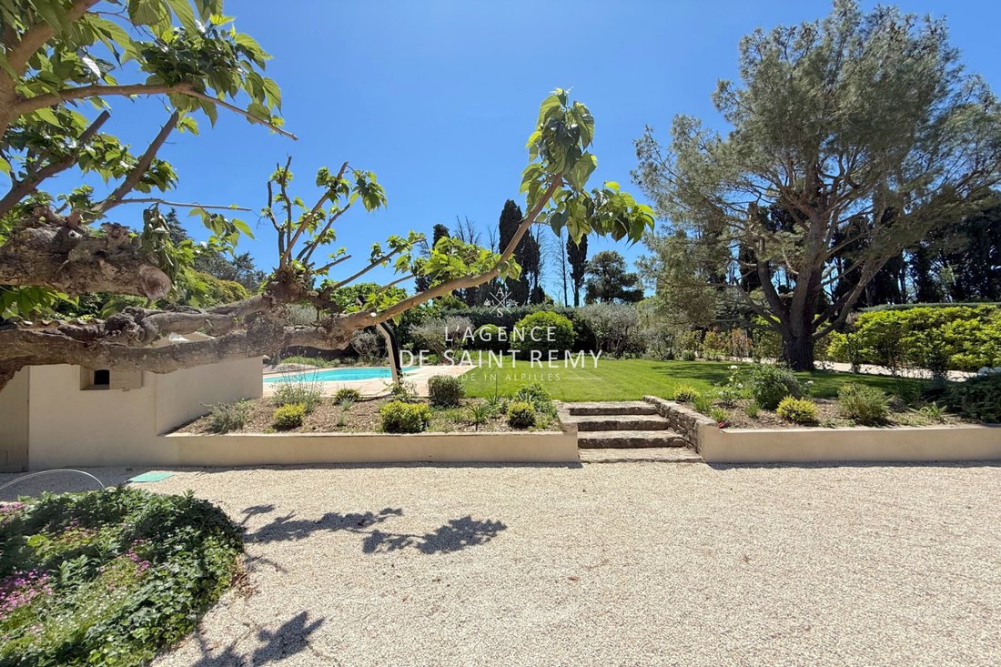Villa in Saint-Rémy-de-Provence, Provence-Alpes-Côte d'Azur, France 2 - 16105488