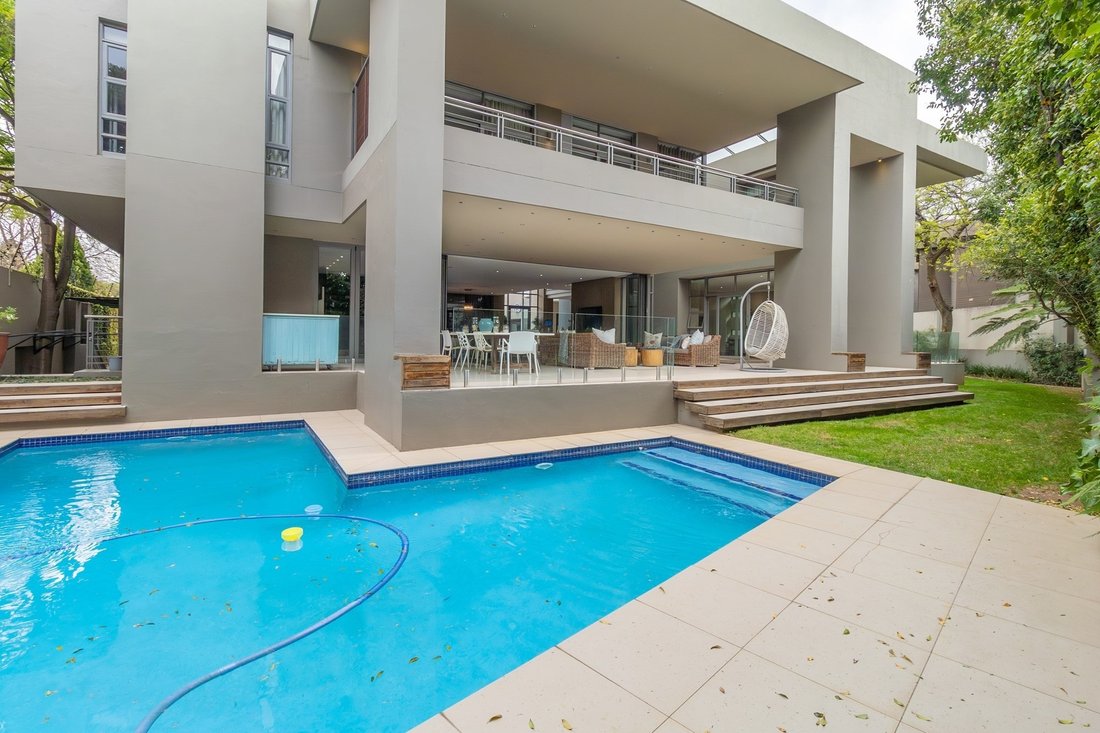 House in Glenadrienne, Gauteng, South Africa 1 - 16106350