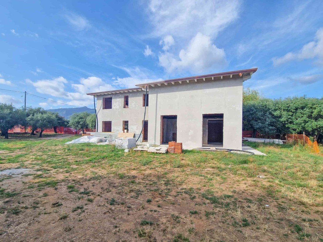 House in Caranna-Vaiana, Forte dei Marmi, Tuscany 2 - 16105143