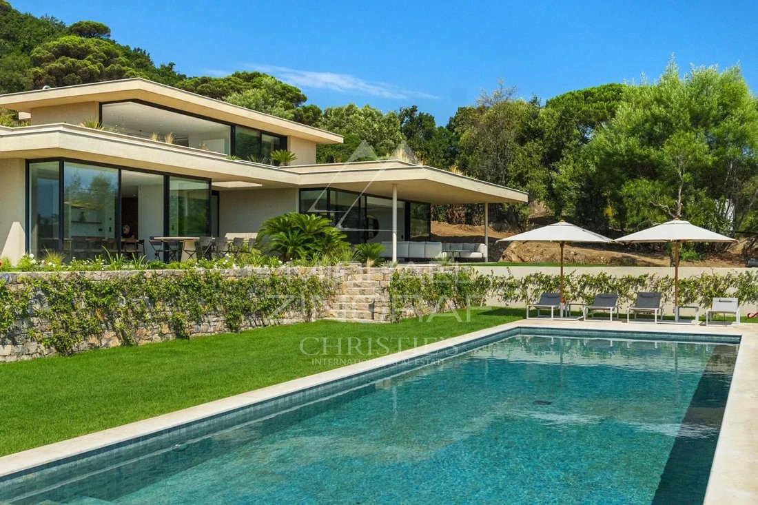 Estate in Ramatuelle, Provence-Alpes-Côte d'Azur, France 1 - 16103889
