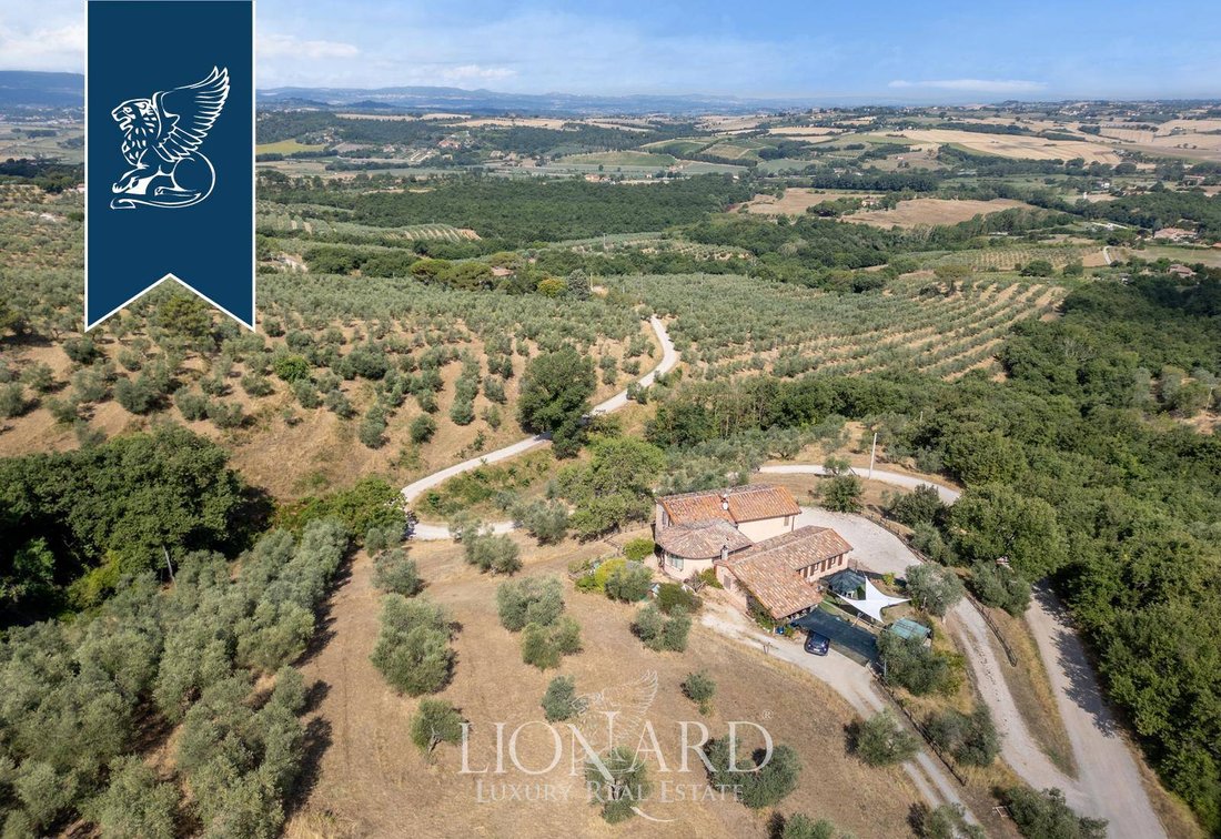 Villa in Castiglione del Lago, Umbria, Italy 4 - 16105550