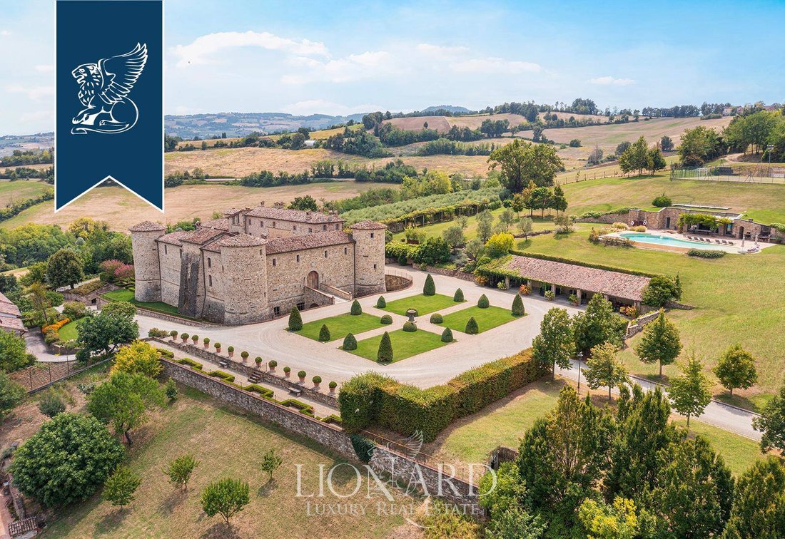 A Timeless Fortress Where Legends Breathe – Emilia-Romagna’s Crowned Castle