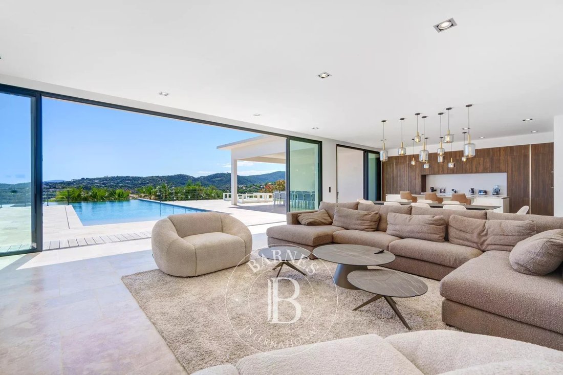 Villa in Les Issambres, Roquebrune-sur-Argens, France 4 - 16104329