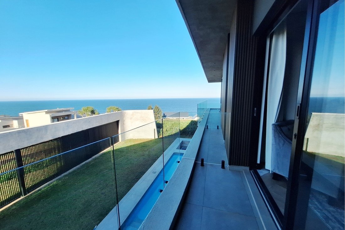 House in Sheffield Beach, KwaZulu-Natal, South Africa 2 - 16107017