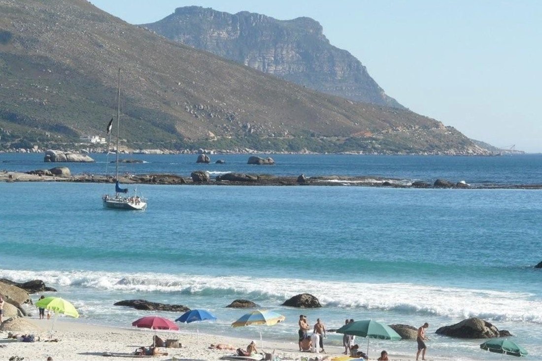 House in Glen Beach, Bakoven, Cape Town 5 - 16106477