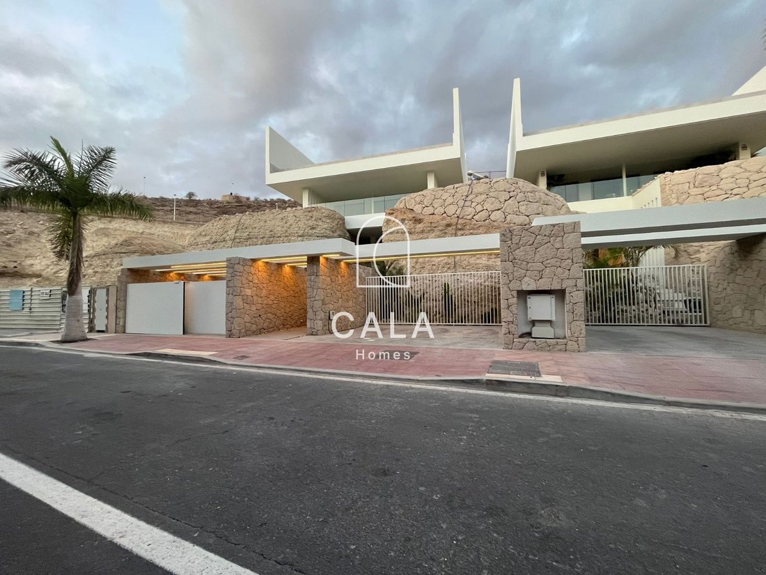 Villa in Costa Adeje, Adeje, Canary Islands 2 - 16103914
