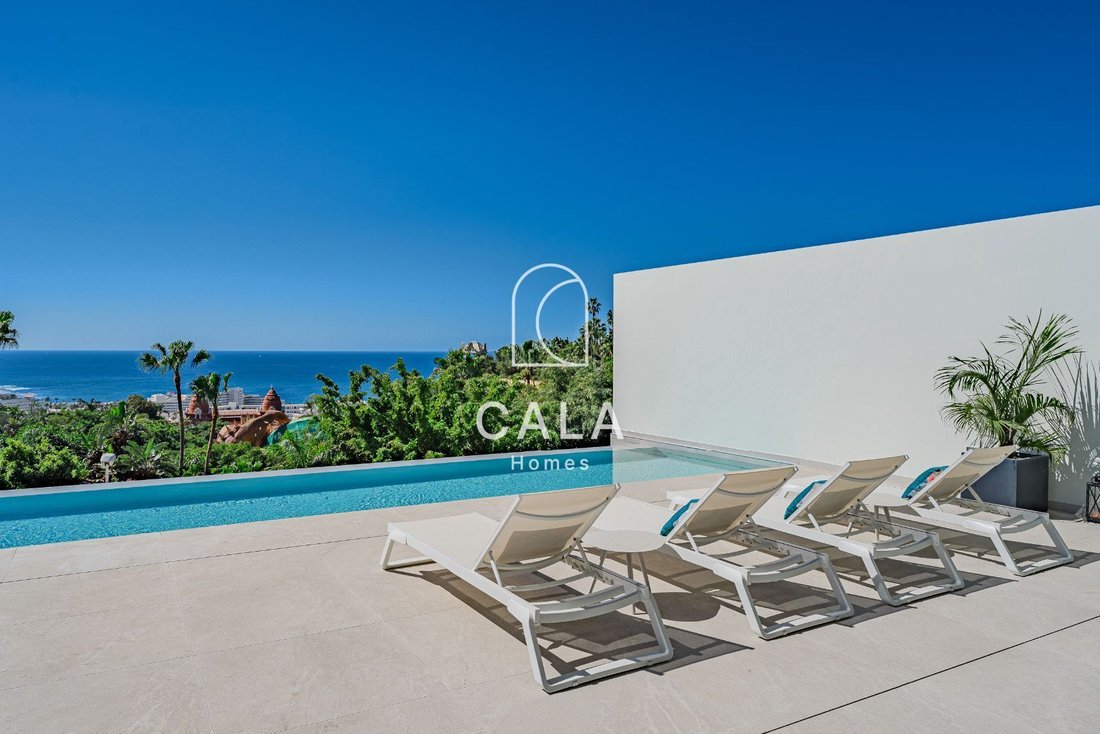 Villa in Costa Adeje, Adeje, Canary Islands 1 - 16103914