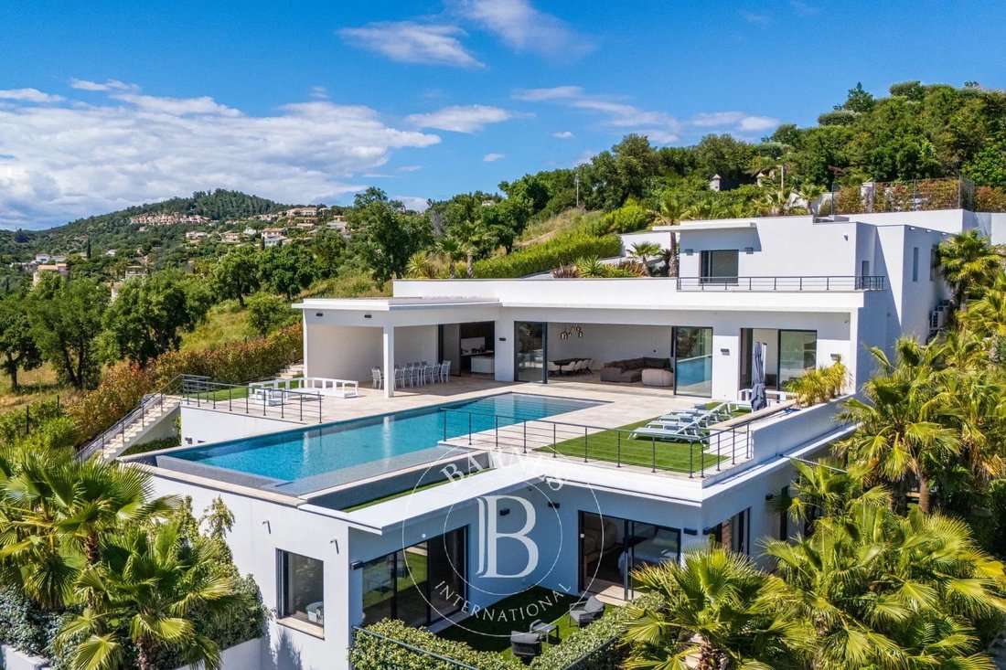 Villa in Les Issambres, Roquebrune-sur-Argens, France 2 - 16104329