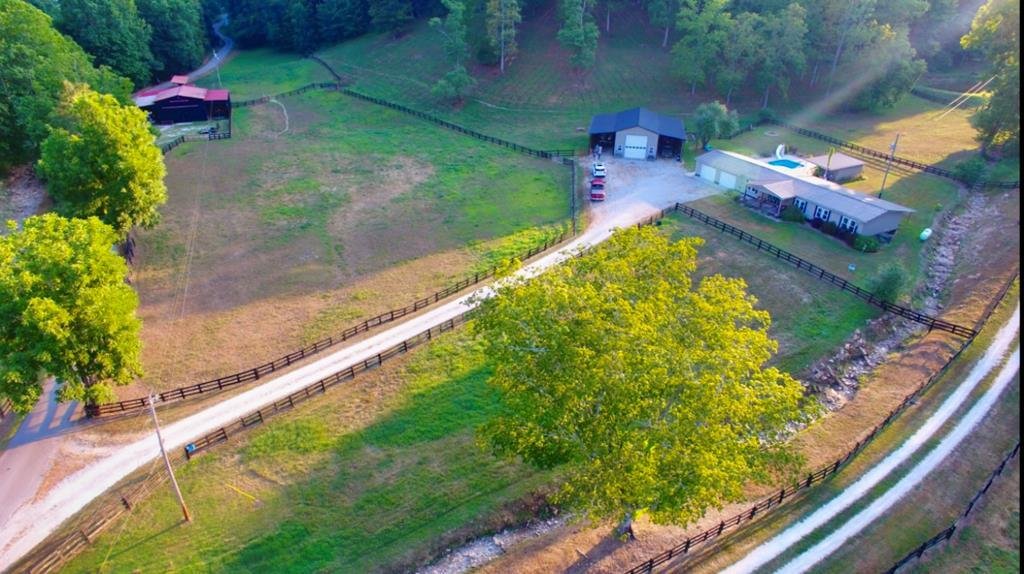 Corps de ferme à Garrison, Kentucky, États-Unis 1 - 16106116