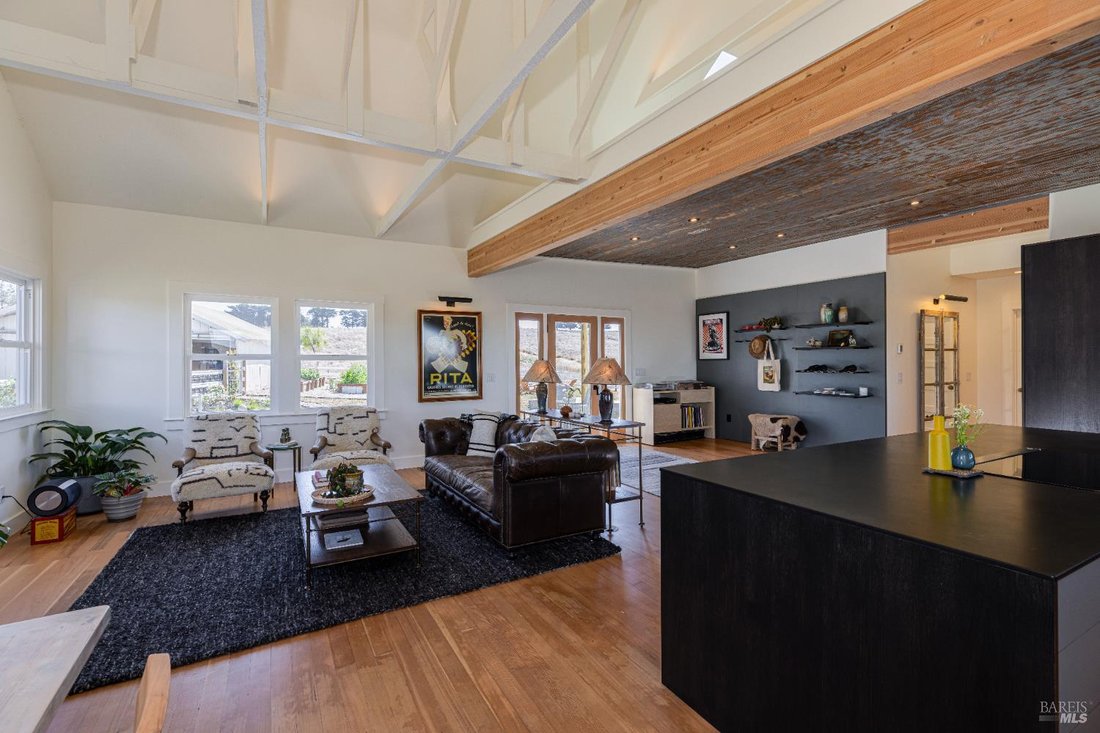House in Petaluma, California, United States 4 - 16104499