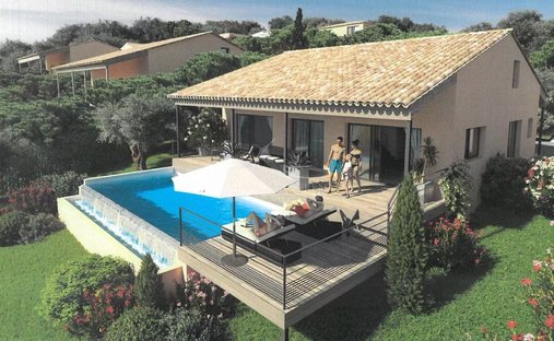 House in Sari-Solenzara, Corsica, France 1
