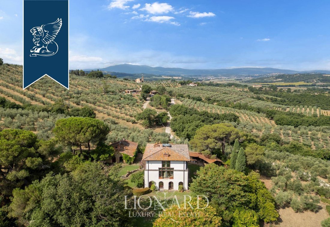 Villa in Castiglione del Lago, Umbria, Italy 2 - 16105550