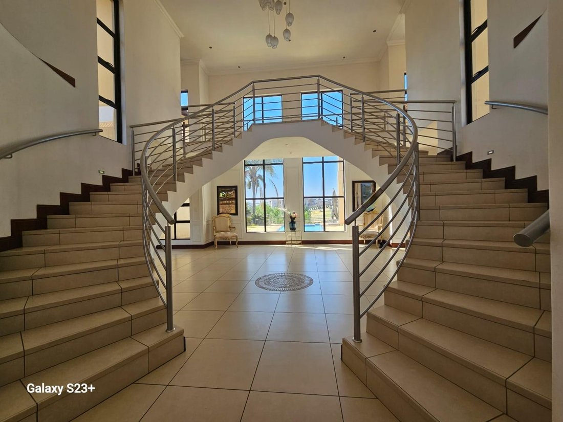 House in Mooikloof Glen, Gauteng, South Africa 5 - 16105729