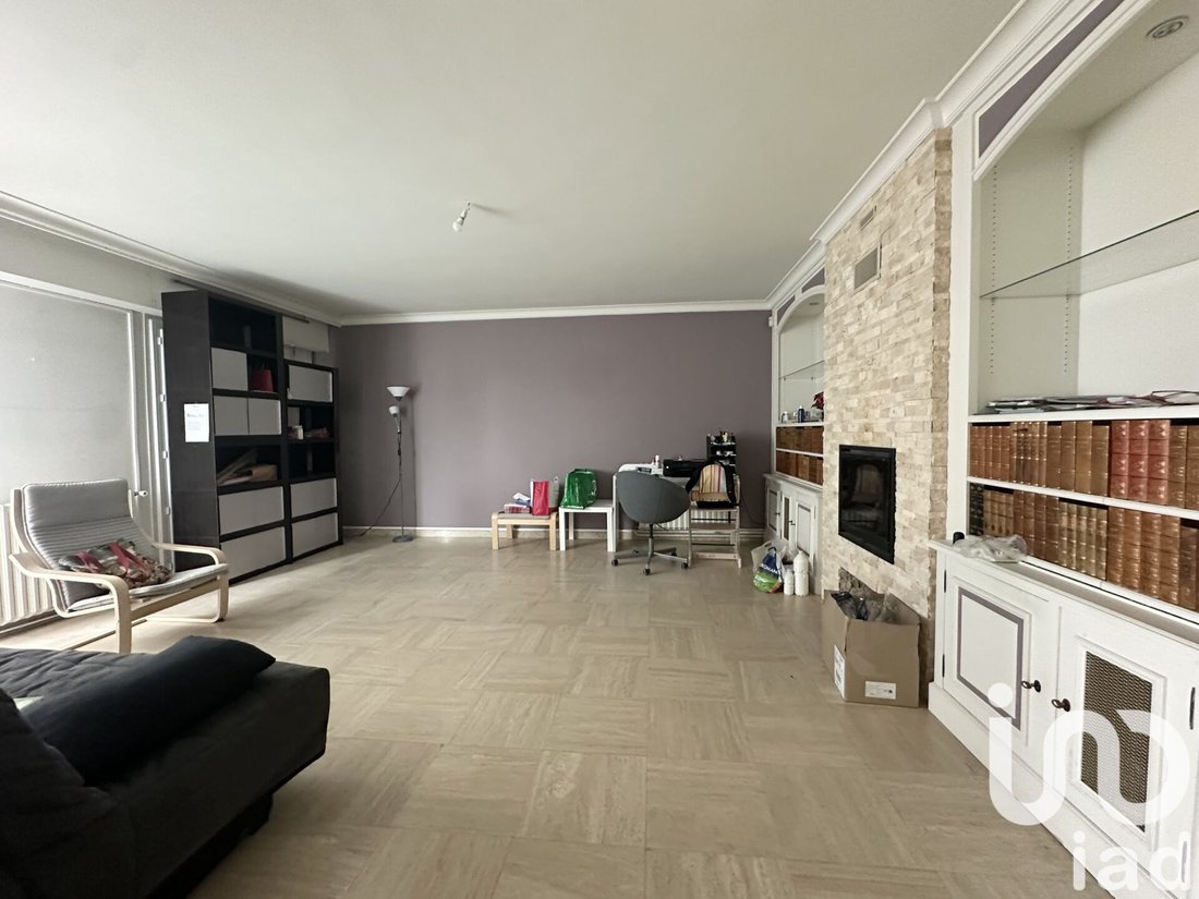 Villiers-sur-Orge, Ile-de-France, France 4 - 16104826