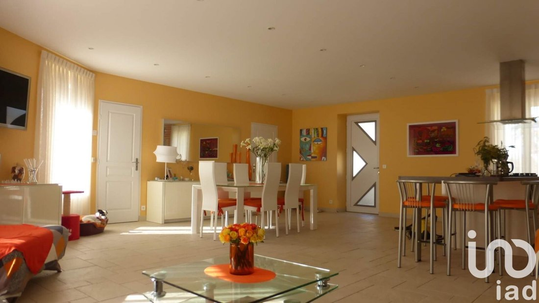 House in Saint-Mathurin, Pays de la Loire, France 1 - 16104905