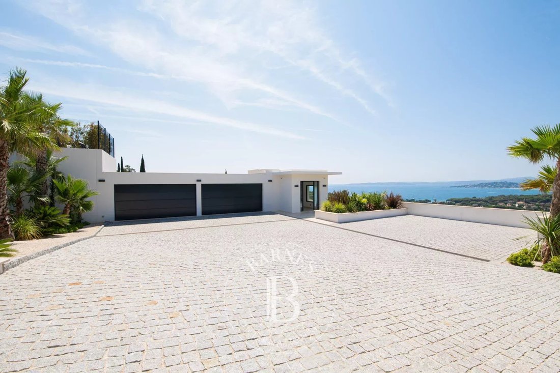Villa in Les Issambres, Roquebrune-sur-Argens, France 5 - 16104329
