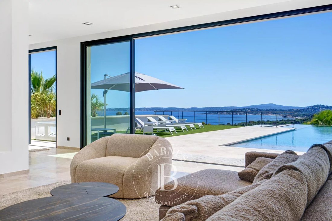 Villa in Les Issambres, Roquebrune-sur-Argens, France 1 - 16104329