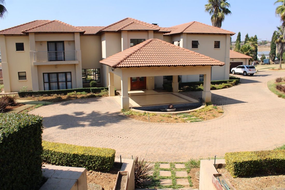 House in Mooikloof Glen, Gauteng, South Africa 1 - 16105729