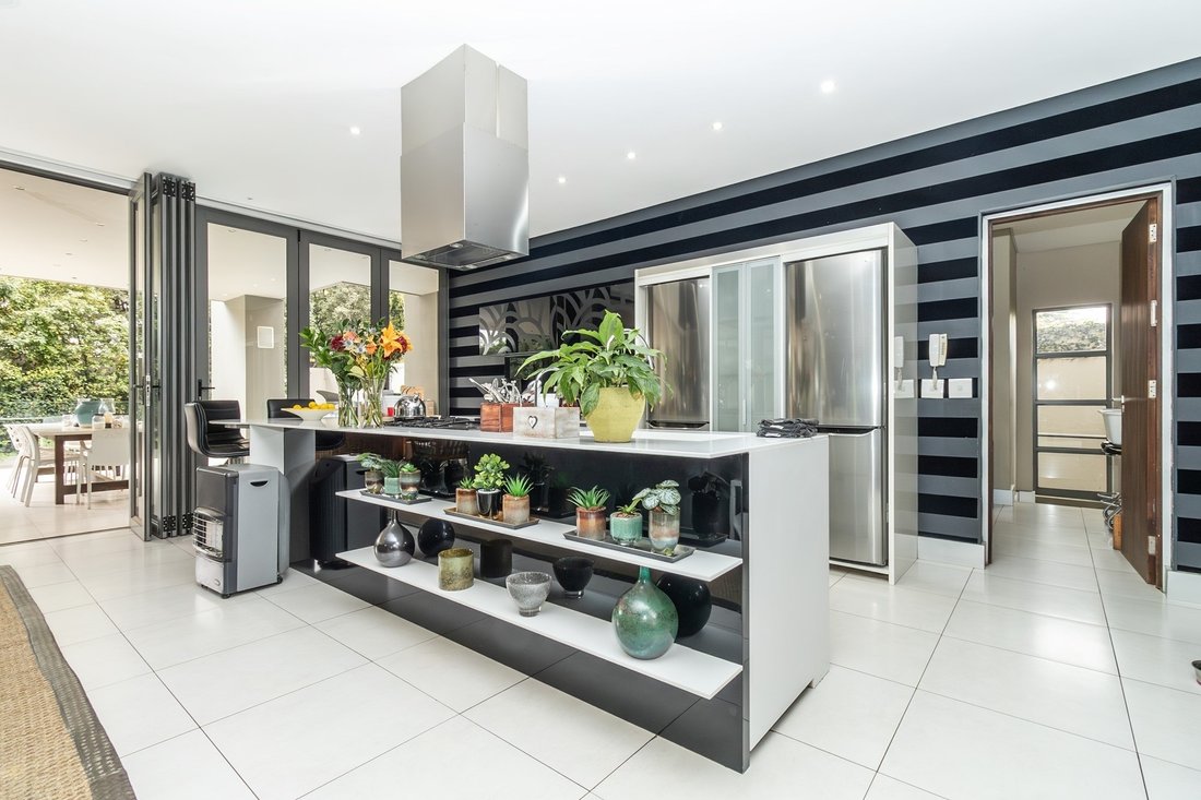 House in Glenadrienne, Gauteng, South Africa 4 - 16106350
