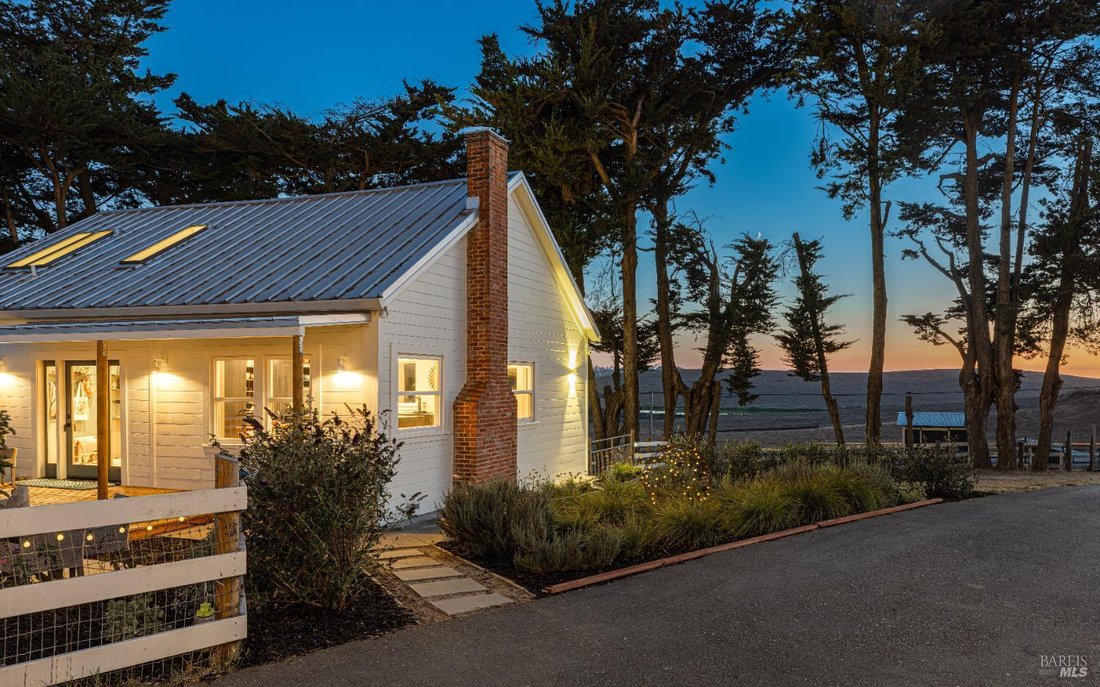 House in Petaluma, California, United States 1 - 16104499
