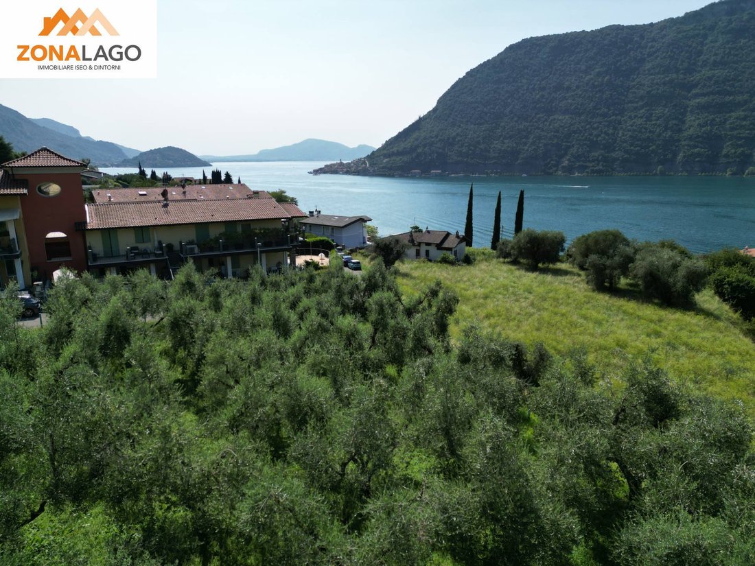 House in Sale Marasino, Lombardy, Italy 2 - 16105739