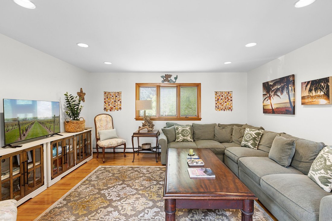 Southampton, New York, United States 5 - 16105616