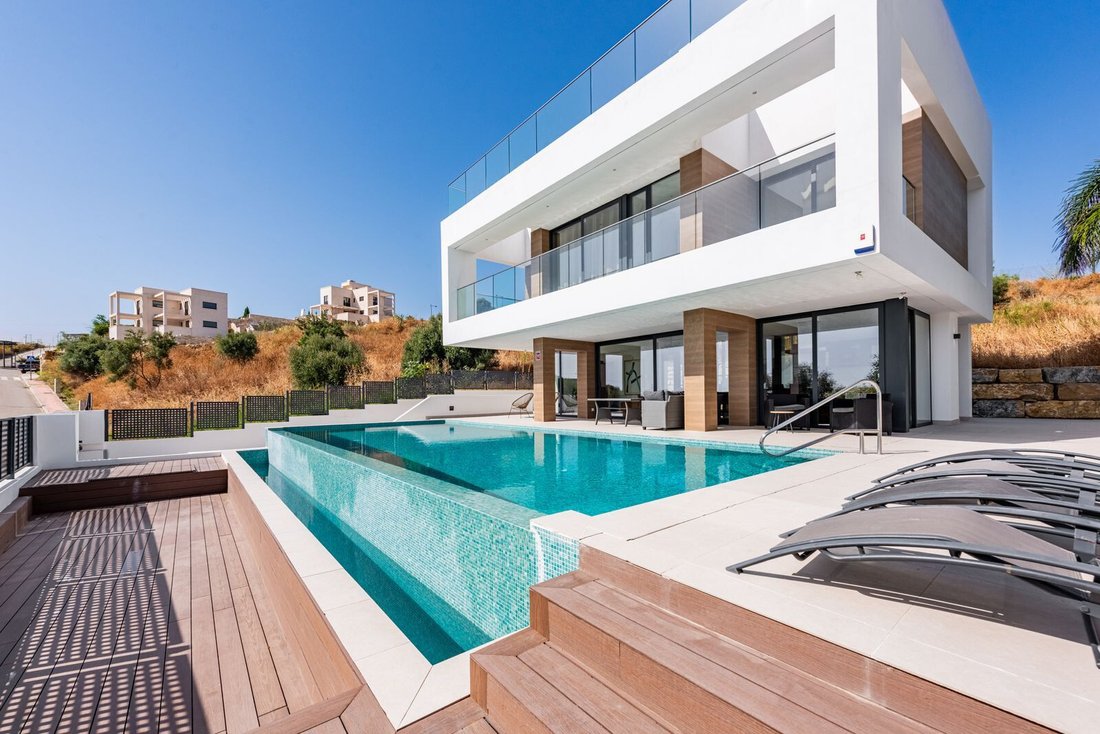 Villa in Estepona, Andalusia, Spain 1 - 16104585