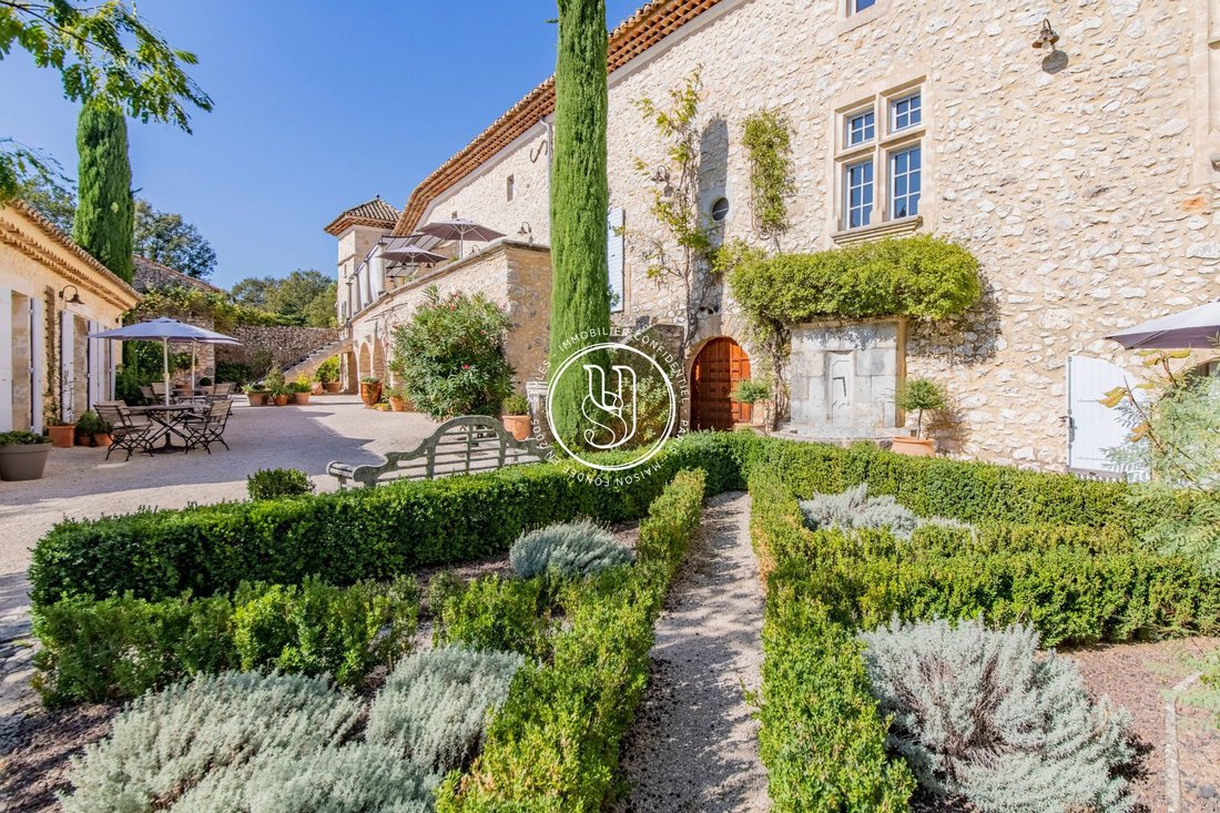 Villa in Uzès, Occitania, France 1 - 16104476