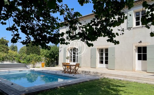 Villa in Saint-Rémy-de-Provence, Provence-Alpes-Côte d'Azur, France 1