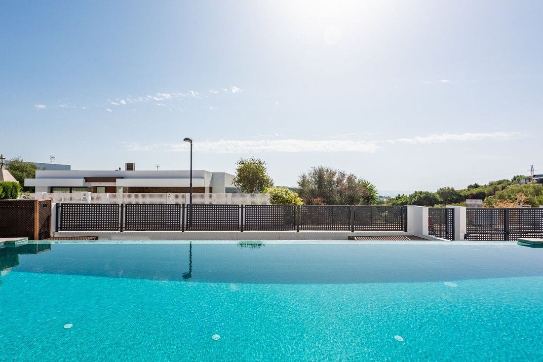 Villa in Estepona, Andalusia, Spain 4 - 16104585