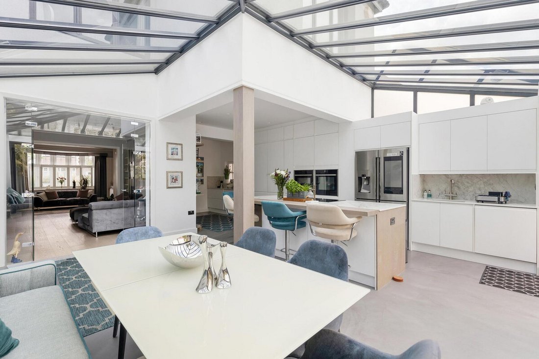 House in Ealing (London Borough of Ealing), Ealing, England 3 - 16105299