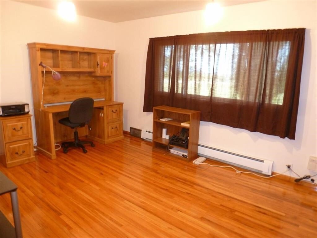 House in Plaza, North Dakota, United States 5 - 16106448