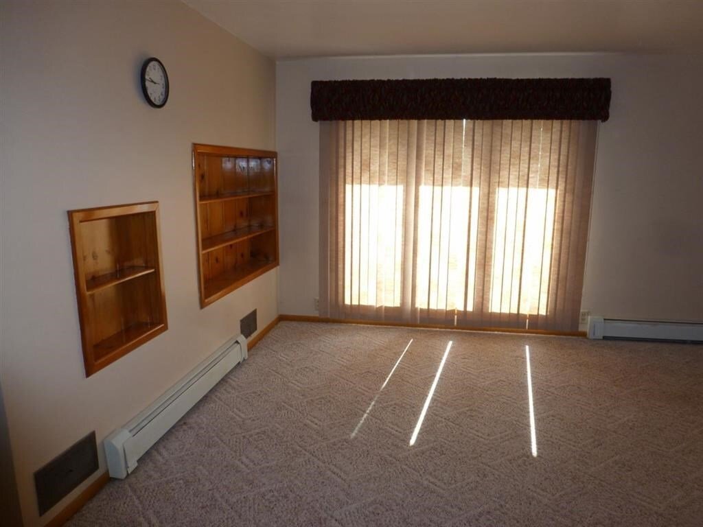 House in Plaza, North Dakota, United States 4 - 16106448