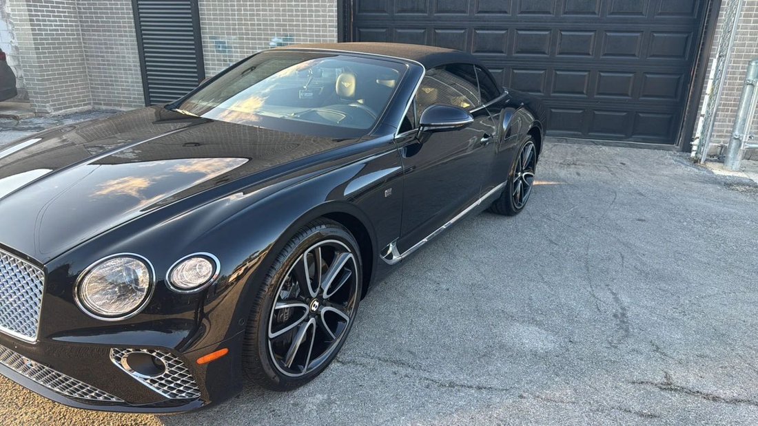 Cabriolet in Chicago Heights, IL, United States 2 - 16107696