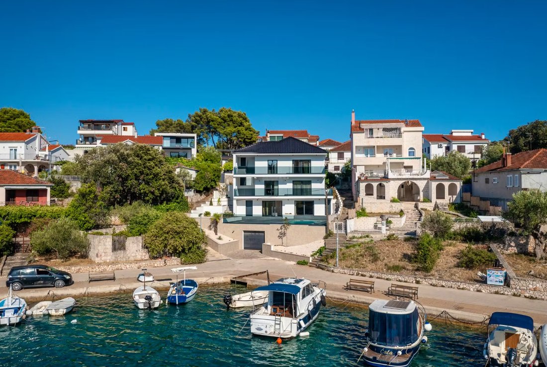 Villa in Rogoznica, Sibenik-Knin County, Croatia 1 - 16107319