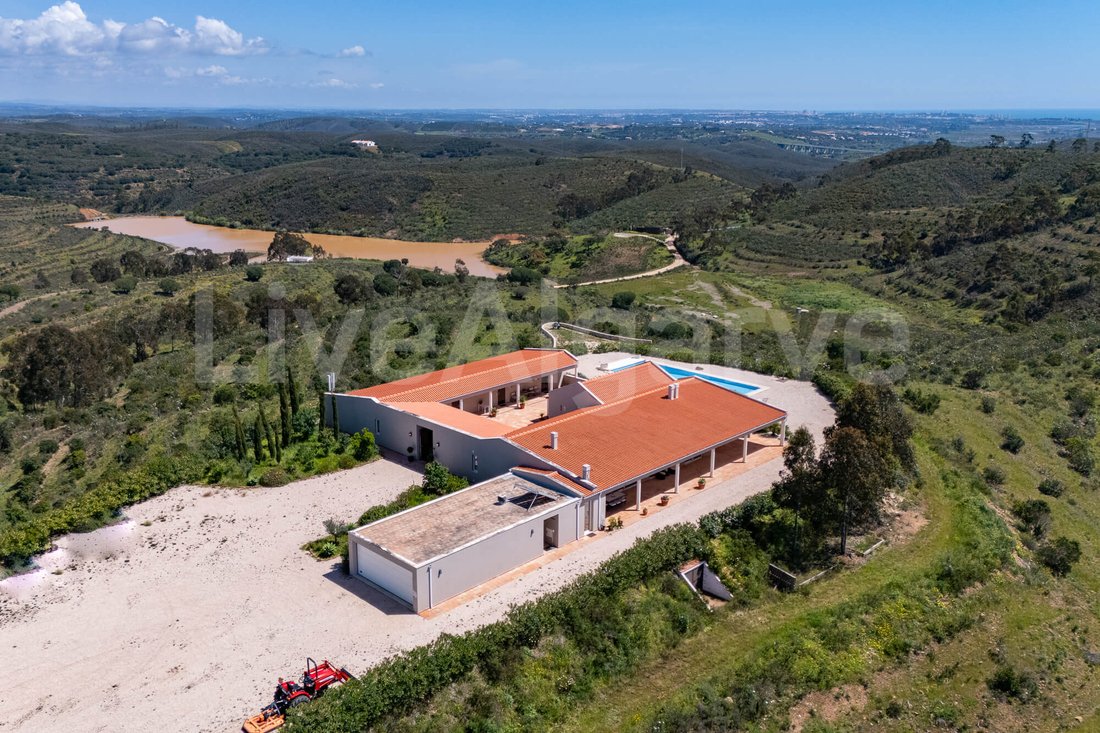 Villa in Bensafrim e Barao de Sao Joao, Algarve, Portugal 2 - 16108090