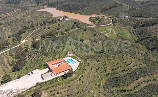 Villa in Bensafrim e Barao de Sao Joao, Algarve, Portugal 1